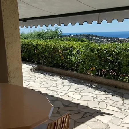 Appartement Rez De Jardin Dans Villa Vue Mer Cavalaire-sur-Mer Exterior photo