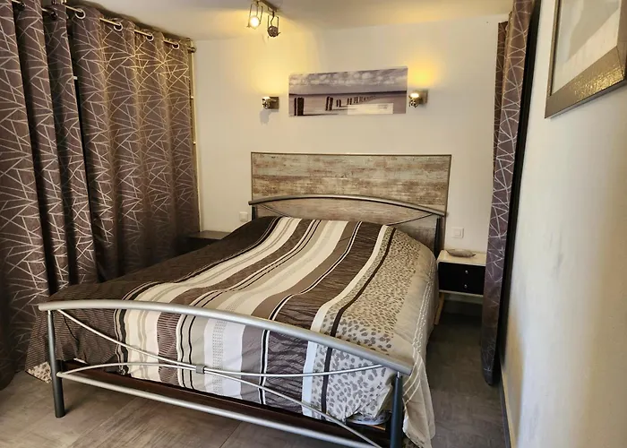 Appartement Rez De Jardin Dans Villa Vue Mer