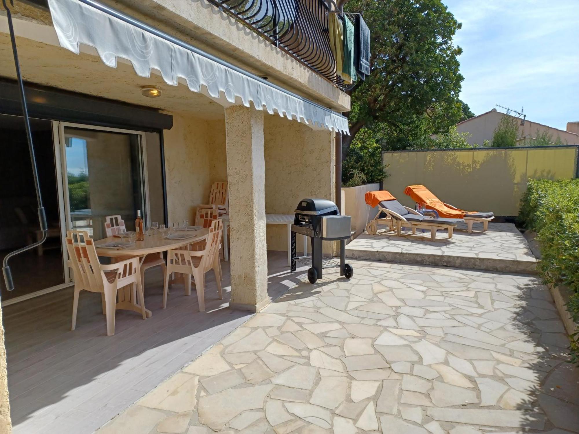 Apartment Rez De Jardin Dans Vue *